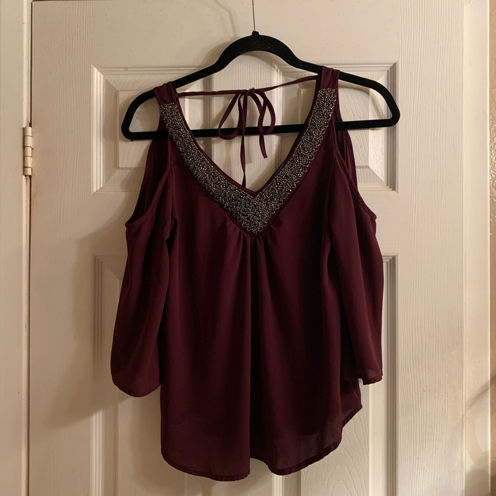 Socialite Off-Shoulder Blouse